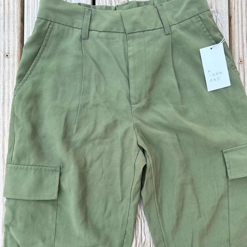 A new day army green cargo style pants with pockets - Picture 6 of 7